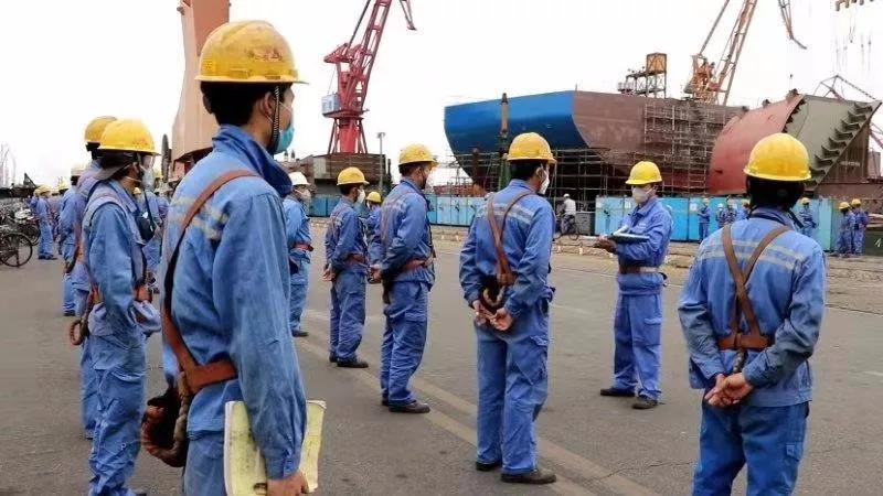 中国尊龙凯时-人生就是搏集团所属广船国际员工